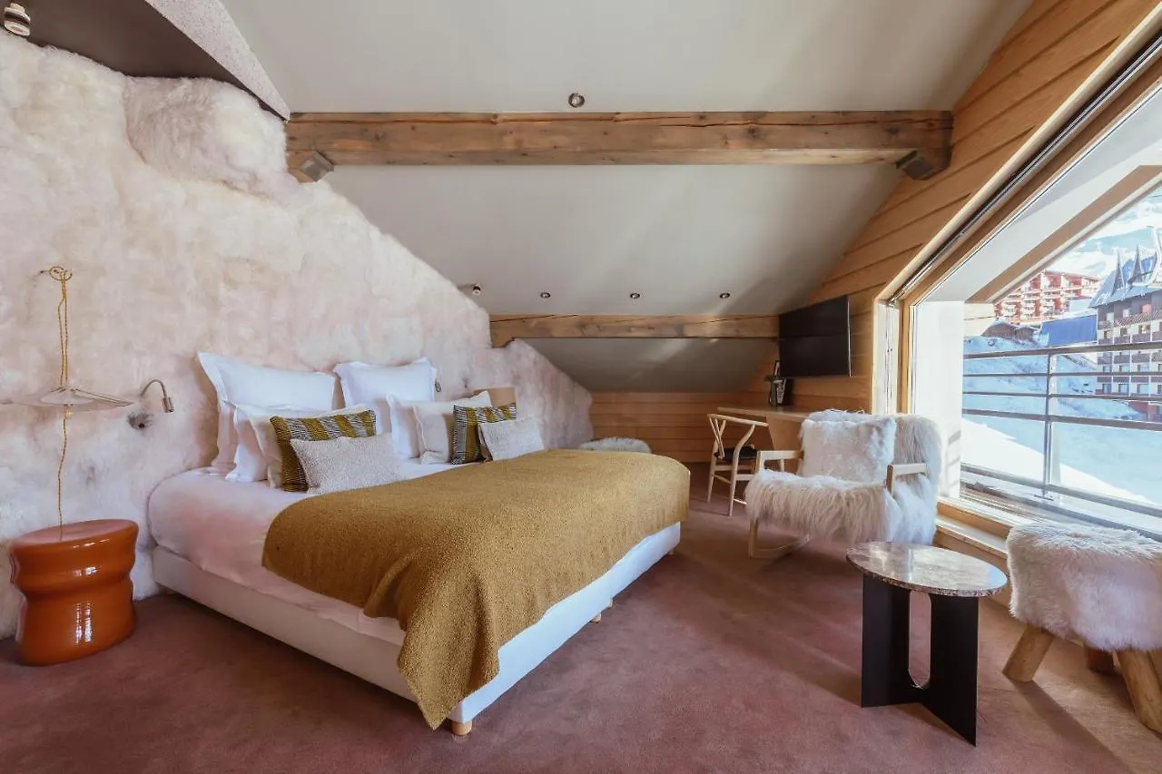 Altapura Hotel & Spa Val Thorens 5*,