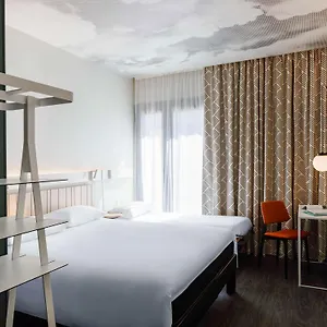 Hotel Kyriad Lyon Est - Zi - Aéroport, Meyzieu